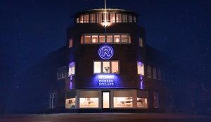 Veel van onze klanten lopen gewoon even binnen. Bellen kan natuurlijk ook. Welkom bent u altijd.